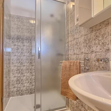 Tatil Evi Komfortables Haus Im Olivenhain Valtura