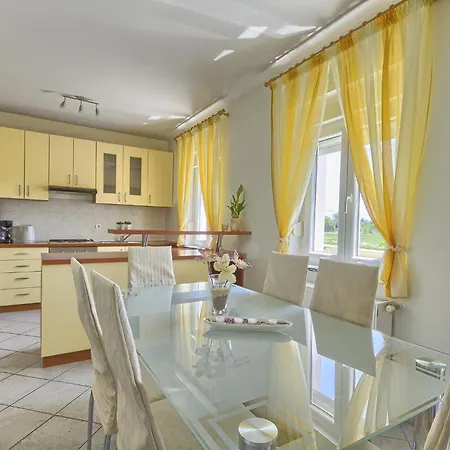 Komfortables Haus Im Olivenhain Tatil Evi