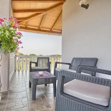 Tatil Evi Komfortables Haus Im Olivenhain *