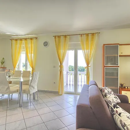 Holiday home Komfortables Haus Im Olivenhain