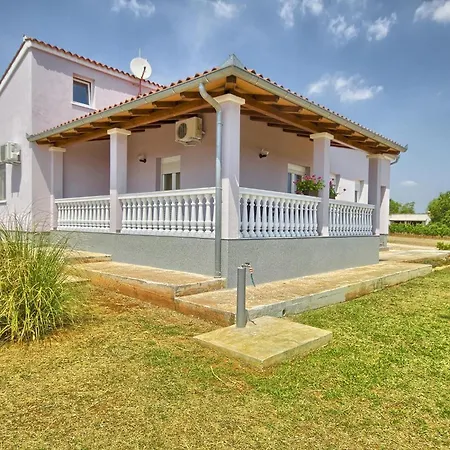 Komfortables Haus Im Olivenhain Valtura