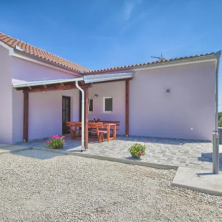 Komfortables Haus Im Olivenhain Valtura